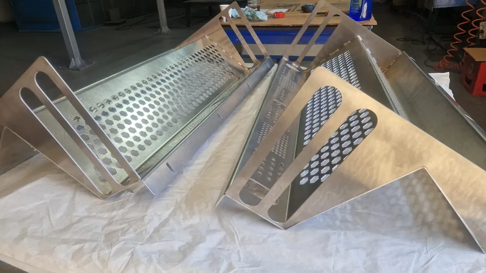 Cele două ansambluri din aluminiu executate în atelierul HABA