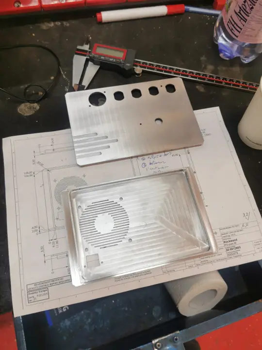 Panouri din inox debitate laser pentru fețe și blaturi de mobilier